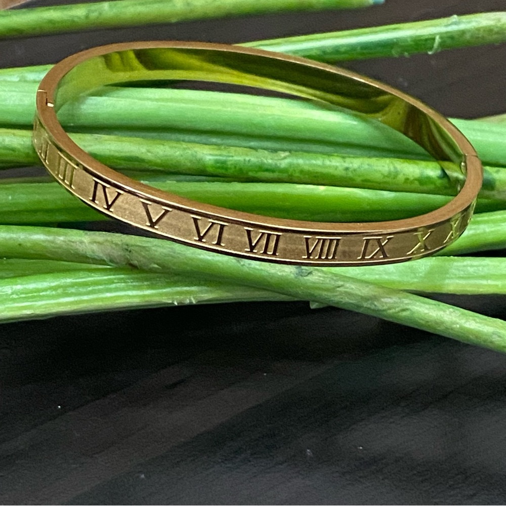 Stainless Steel Gold-tone Roman Numeral Cuff Hinge Bangle Bracelet